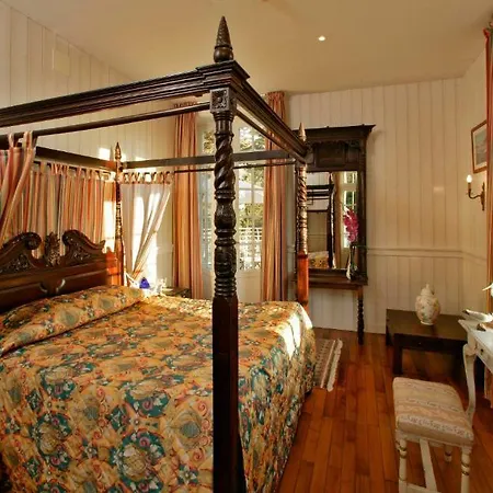 Qualys-hotel Le Chateau Du Pelave 3*