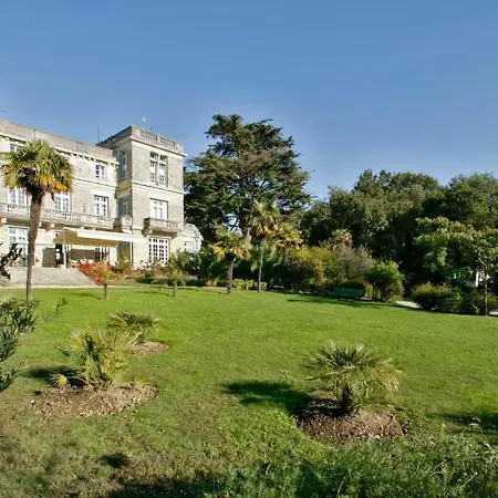 Hotel Qualys-hotel Le Chateau Du Pelave 3*