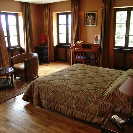 Qualys-hotel Le Chateau Du Pelave Hotel