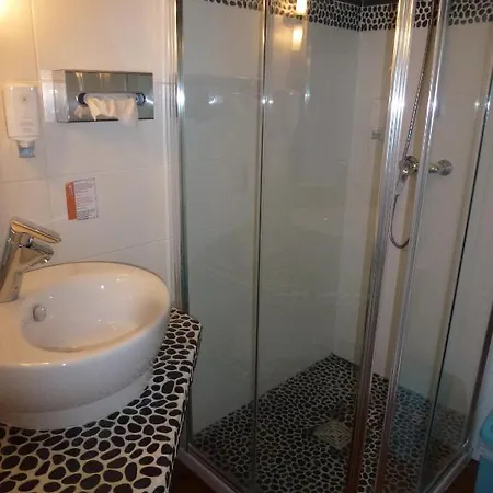 Qualys-hotel Le Chateau Du Pelave 3*