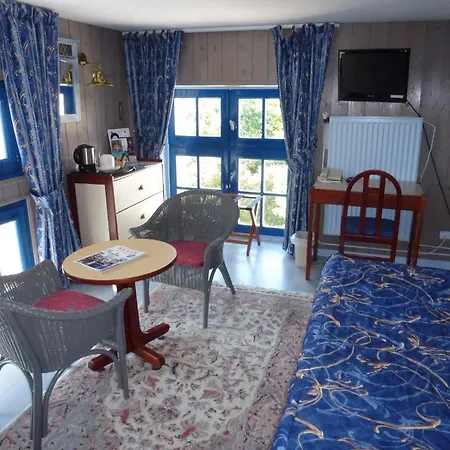 Hotel Qualys-hotel Le Chateau Du Pelave