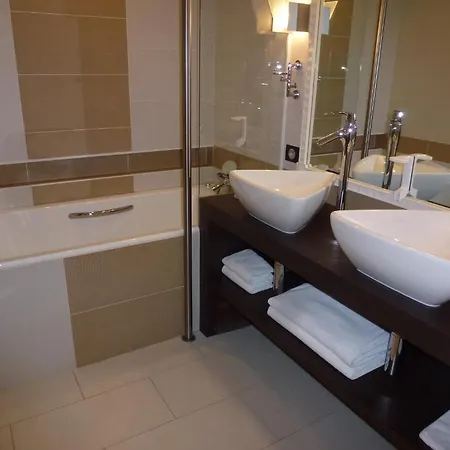 Qualys-hotel Le Chateau Du Pelave Hotel 3*