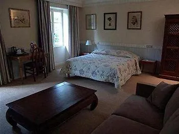 Qualys-hotel Le Chateau Du Pelave Hotel 3*